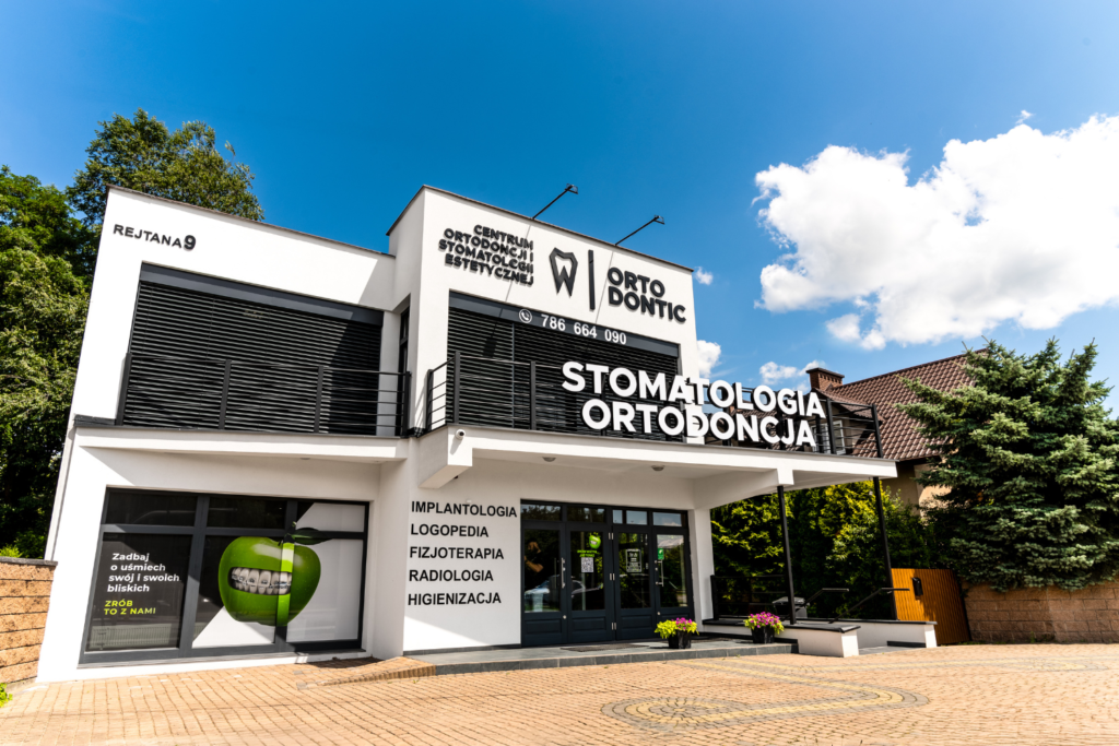 Ortodonta Rzeszów. Kiedy warto zgłosić się na konsultację?